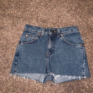 High waisted Levi jean shorts
